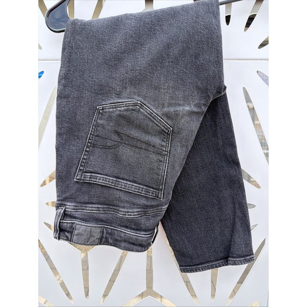 American Eagle Outfitters Strigid Straight Black Denim Women's Jeans 8‎ Short